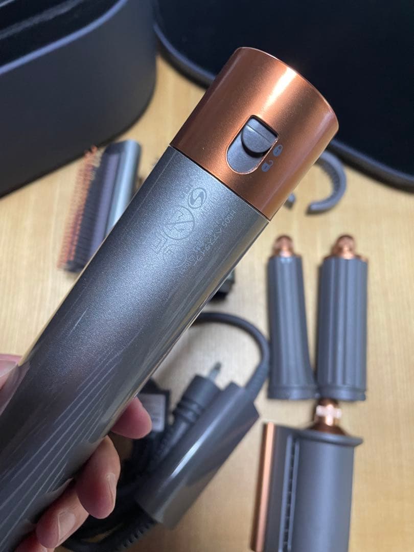 ダイソン　エアラップ ヘアスタイラー　HS05