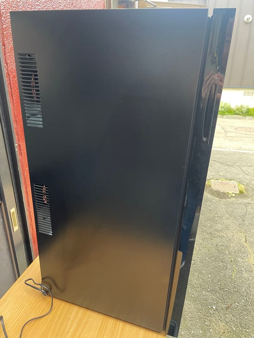 アイリスオーヤマ　ワインセラー 47L.18本収納、お値引き致しません。