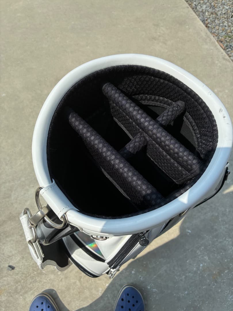 ブラックフラ割【綺麗です】DYNAMAX ゴルフバッグ・キャディバッグ ホワイト