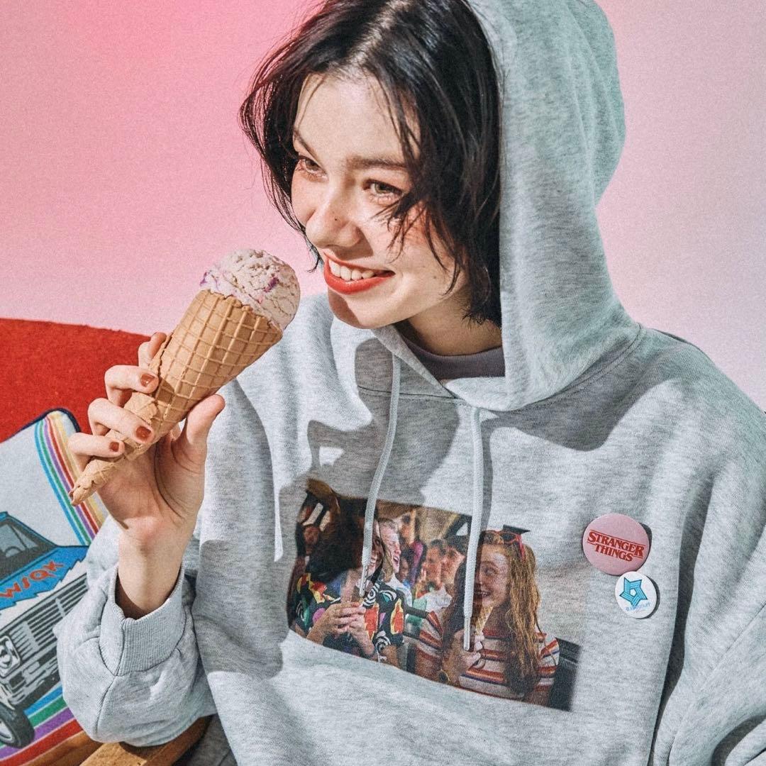 STRANGER THINGS ニコアンド　パーカー　Mサイズ