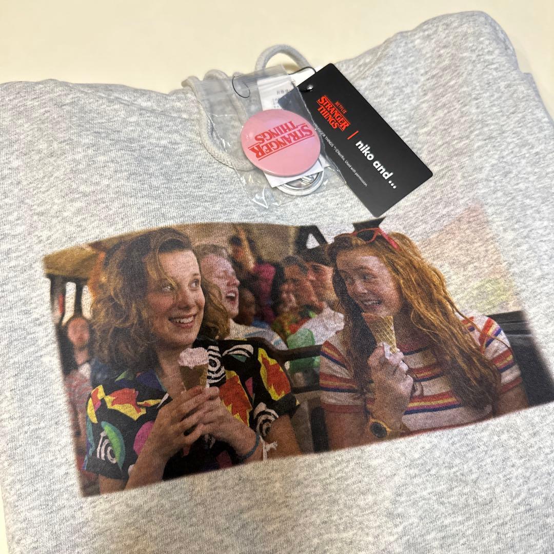 STRANGER THINGS ニコアンド　パーカー　Mサイズ