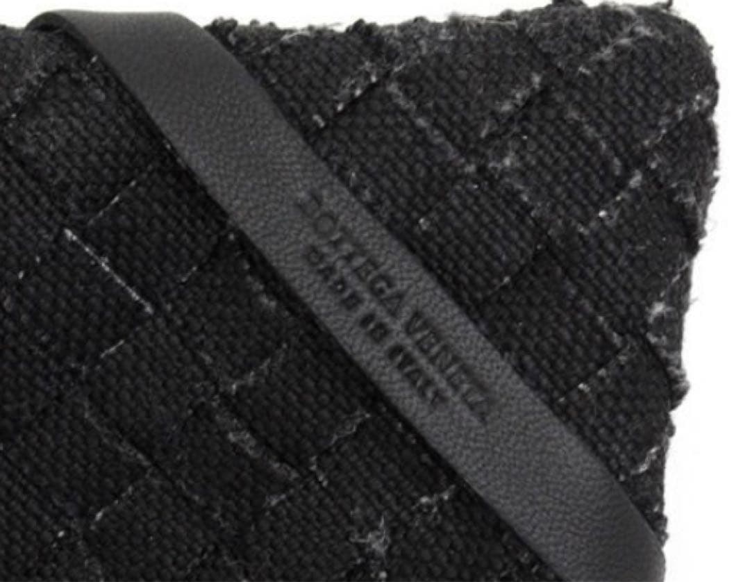 激レア　ボッテガヴェネタ　ブラックリネン　キャンバス　イントレスクエアクッション