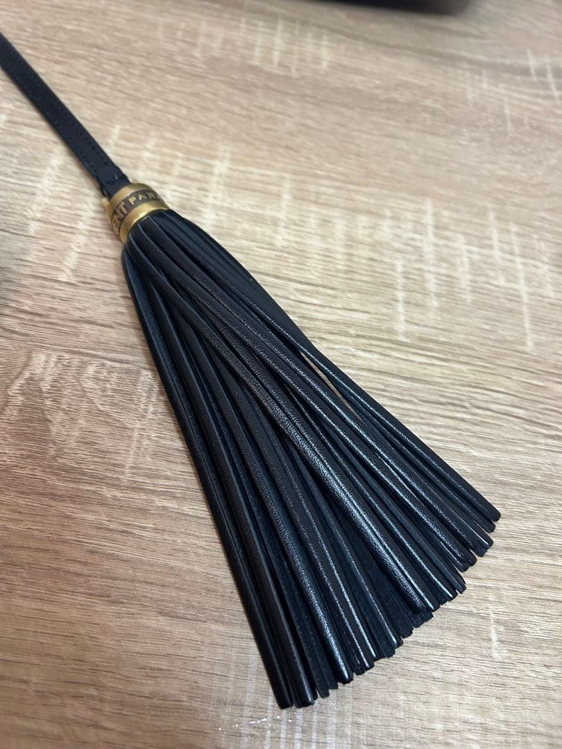 YSL ブラック ショルダーバッグ タッセル付き