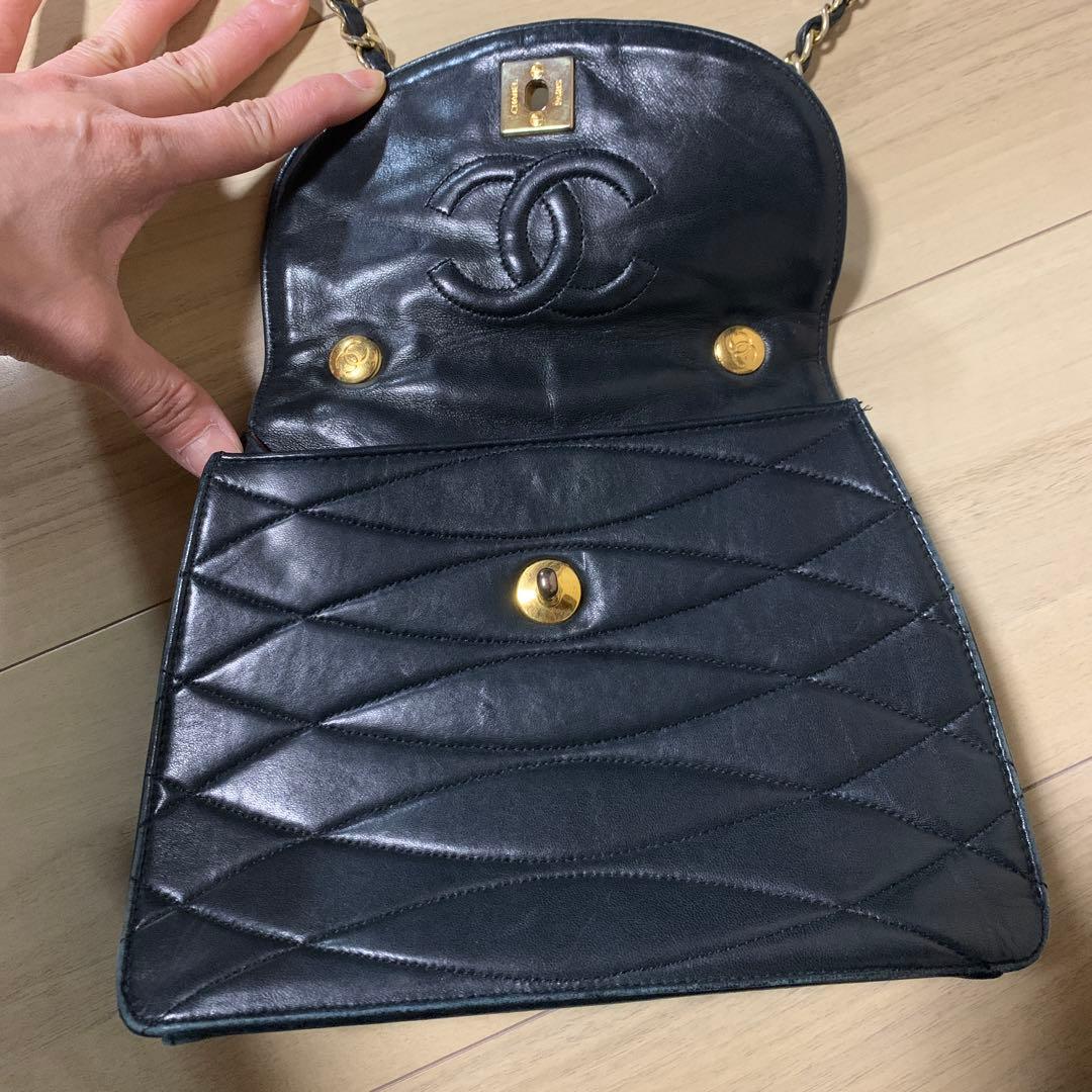 CHANELチェーンショルダーバック