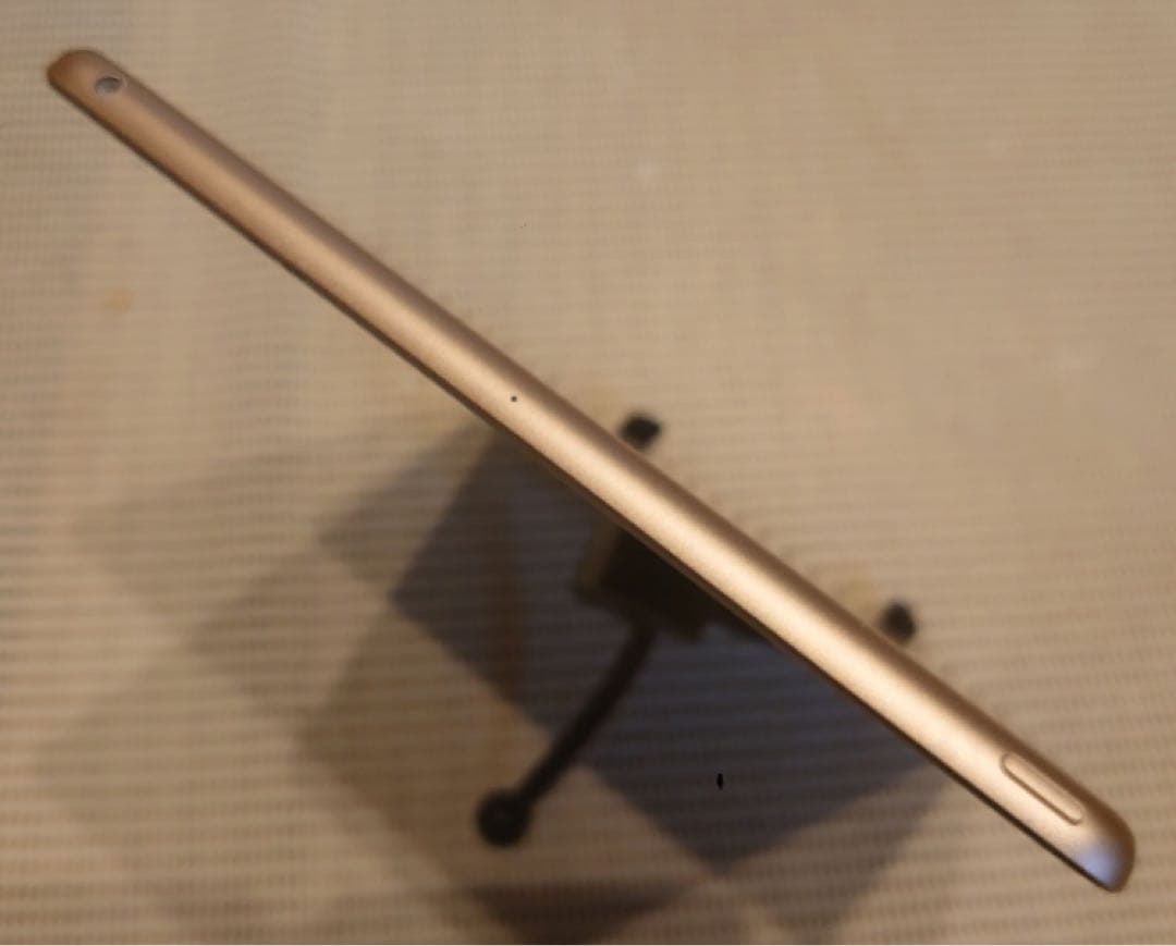 動作品iPad第7世代(A2197)本体32GB送料込ジャンク品HMF3P