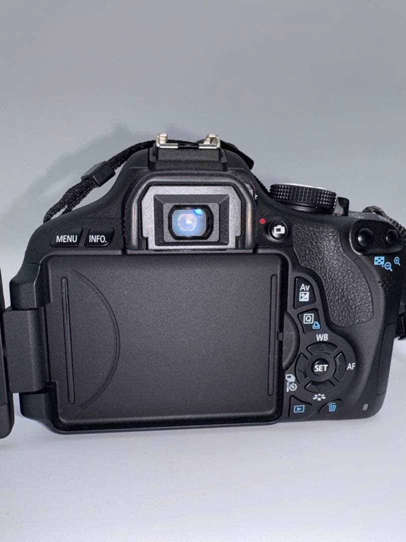 Canon EOS Kiss X5本体 18-55mmレンズ付き キャノン