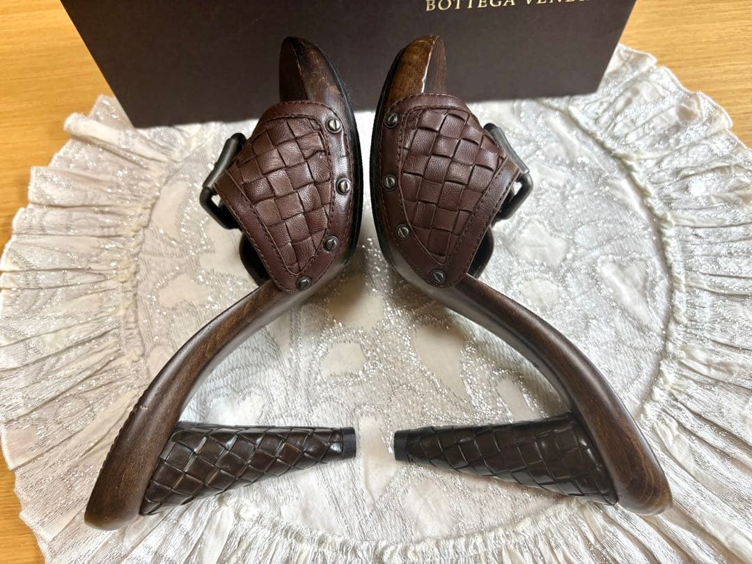 BOTTEGA VENETA ボッテガヴェネタイントレチャートサンダルミュール