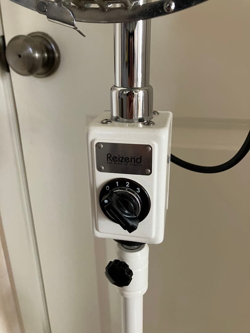 Reizendスタンドファン ホワイトA、首振り機能使用不可ジャンク/北欧レトロ