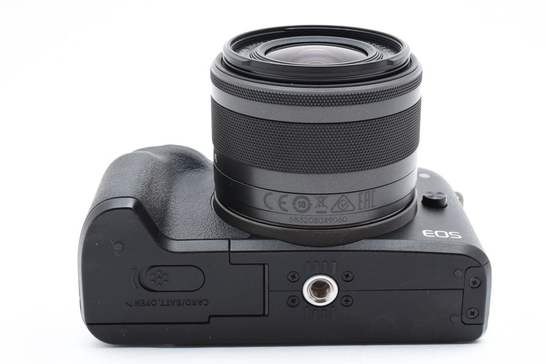 美品 Canon EOS Kiss M ミラーレス一眼カメラ Wi-Fi搭載