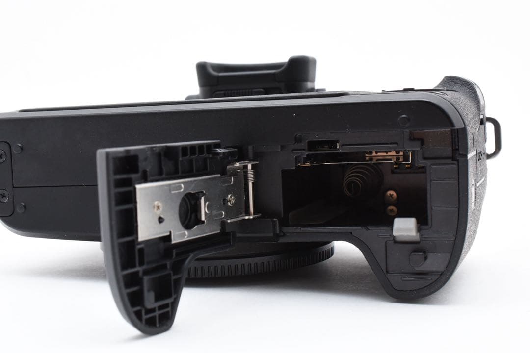 美品 Canon EOS Kiss M ミラーレス一眼カメラ Wi-Fi搭載