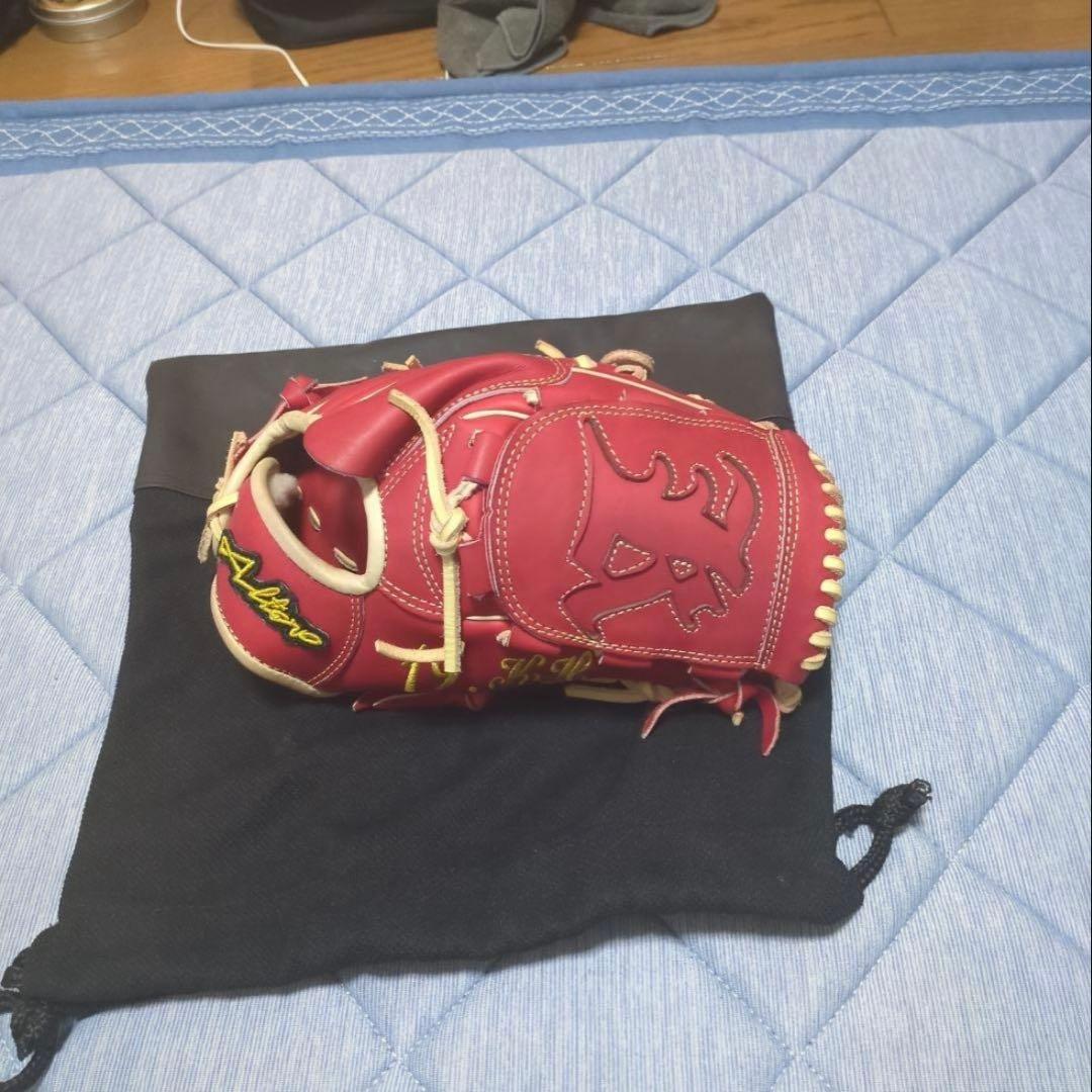 硬式グローブ 赤 右投げ