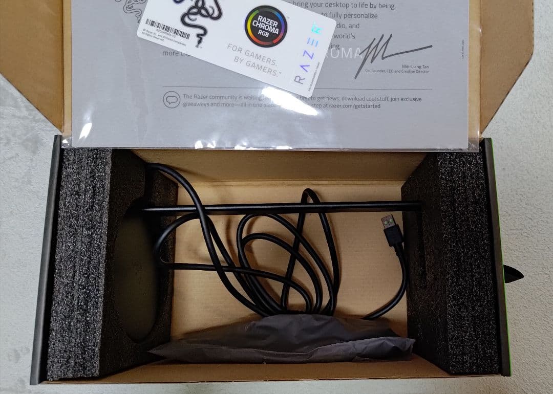 Razer Kraken Pro ワイヤレスゲーミングヘッドセット+スタンド