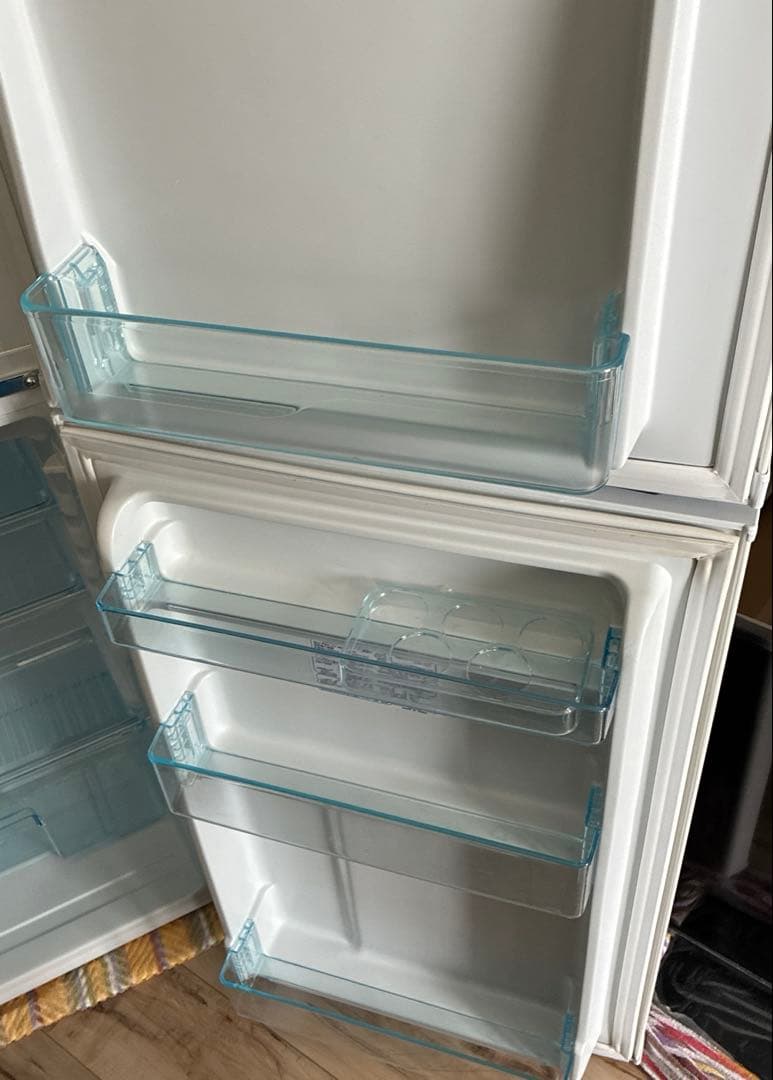 Arbiterax　冷凍冷蔵庫　ホワイト　AR-143E