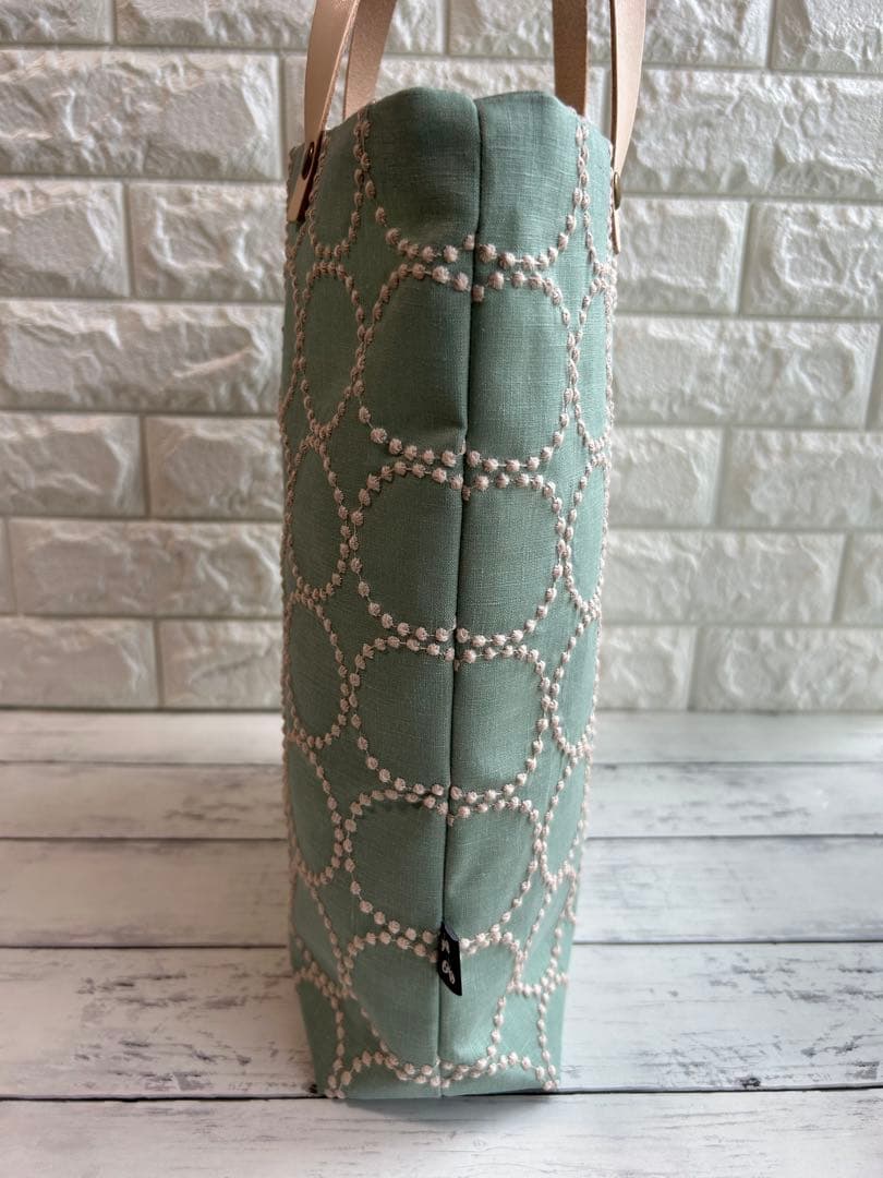 【754】ミナペルホネン　タンバリン　A4縦型トートバッグ　持ち手ヌメ革製