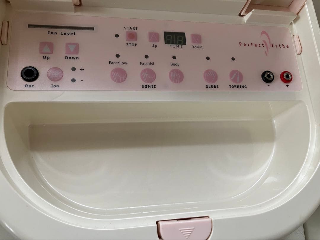 星七0707⭐︎ メ3852 ホームエステ機器　美顔器 定価150,000円