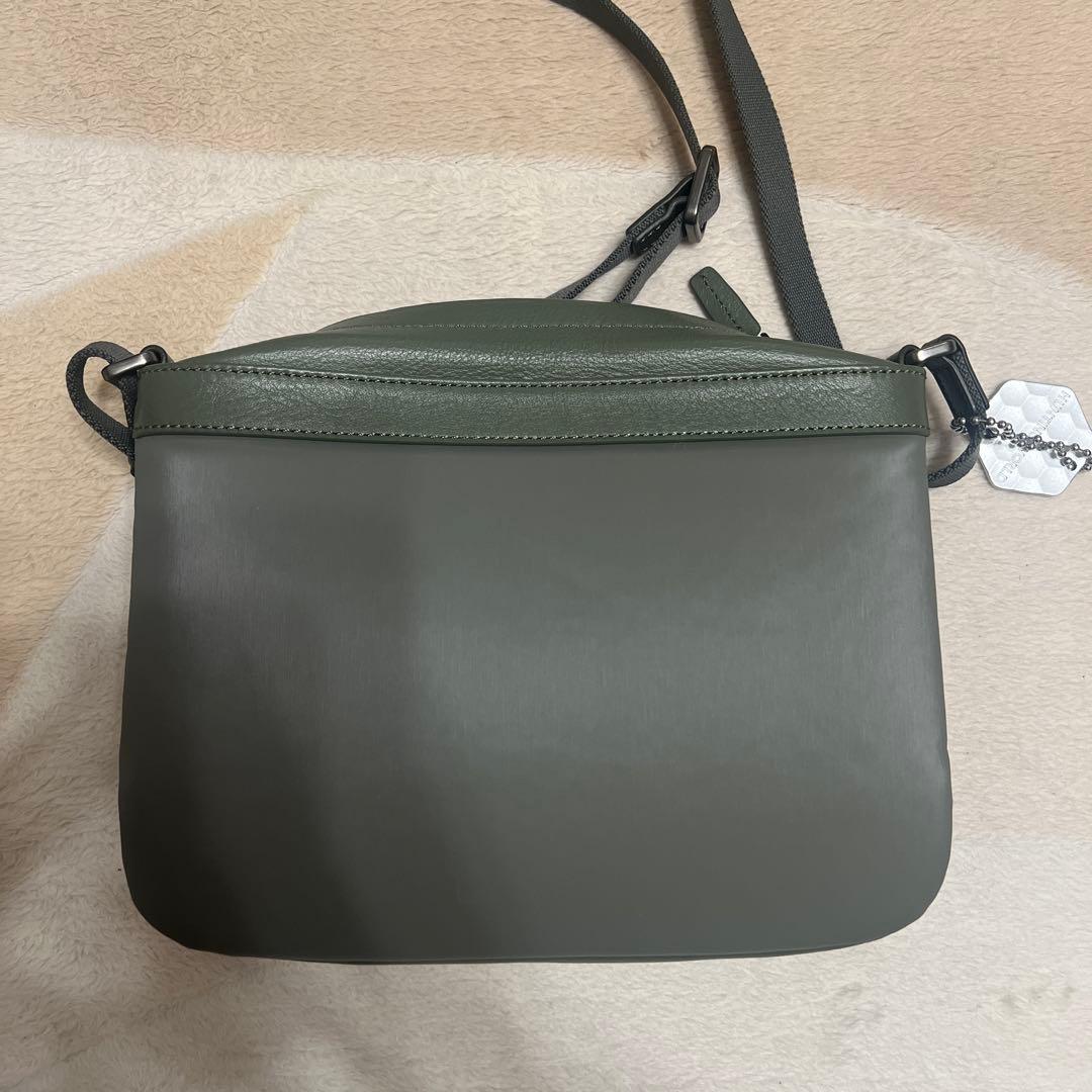 ハンティングワールド　ショルダーバッグ