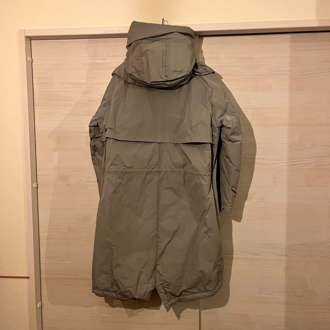 Attachment フード付きグレー ダウンジャケット