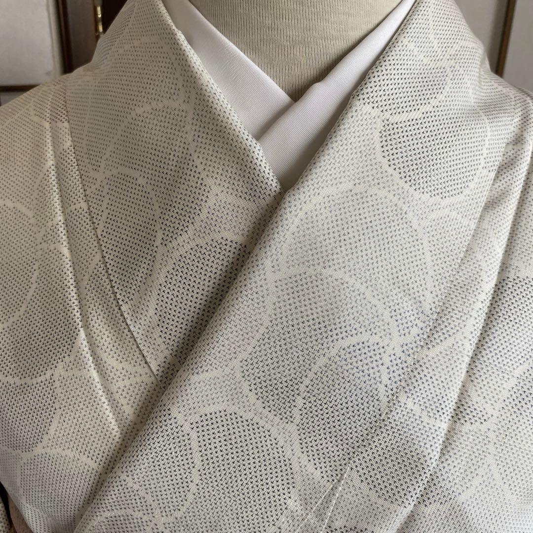 値下げ　本場大島紬　白大島　重ね梅　しつけ付き未着用　ゆったりサイズ