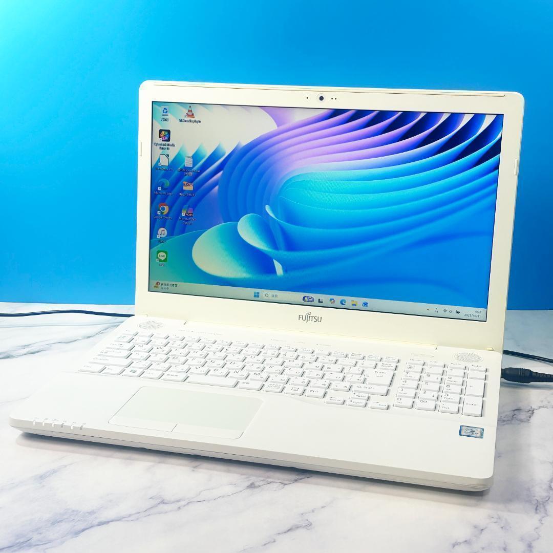 Corei7・8GB・SSD・DVDマルチ・Win11・ホワイトノートパソコン