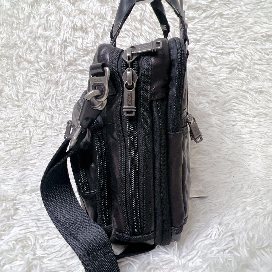TUMI ALPHA BRAVO スリム コミューター ブリーフケース　レザー