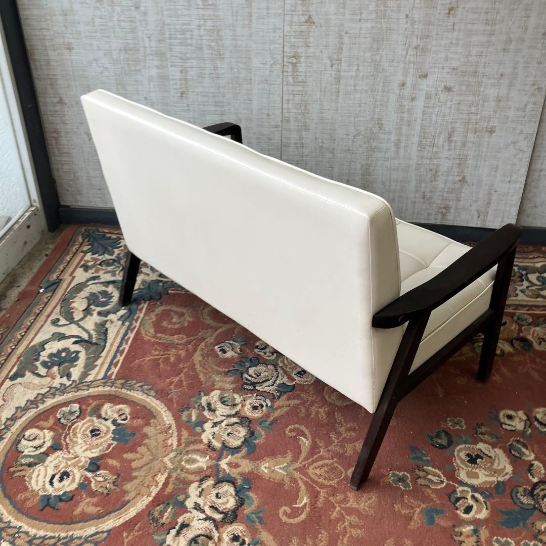 北欧レトロ 木製フレーム アームチェア 二人掛けソファー ロビーチェア ホワイト