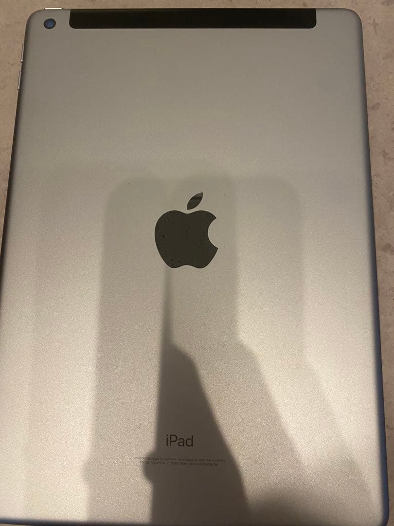 【最終値下げ】iPad 第6世代 32GB SIMフリー シルバー