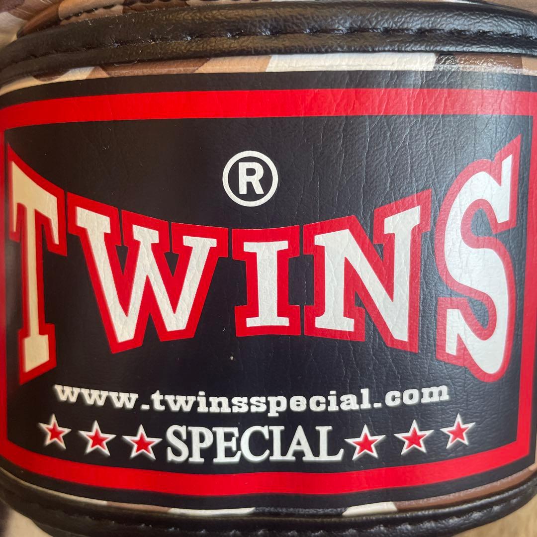 TWINS 迷彩 ボクシンググローブ 8oz オンス