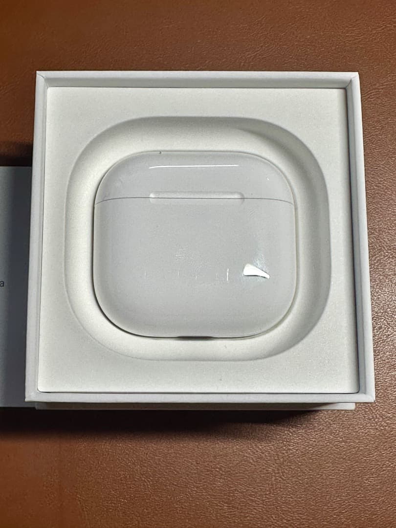 Apple AirPods 第4世代