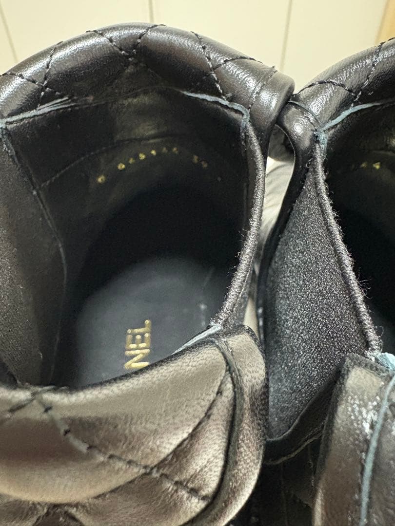 シャネルCHANEL 黒　ブーツ　39 マトラッセル　ターンロック　フラップ