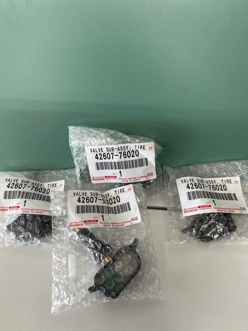 レクサスUX 空気圧センサー　新品未使用