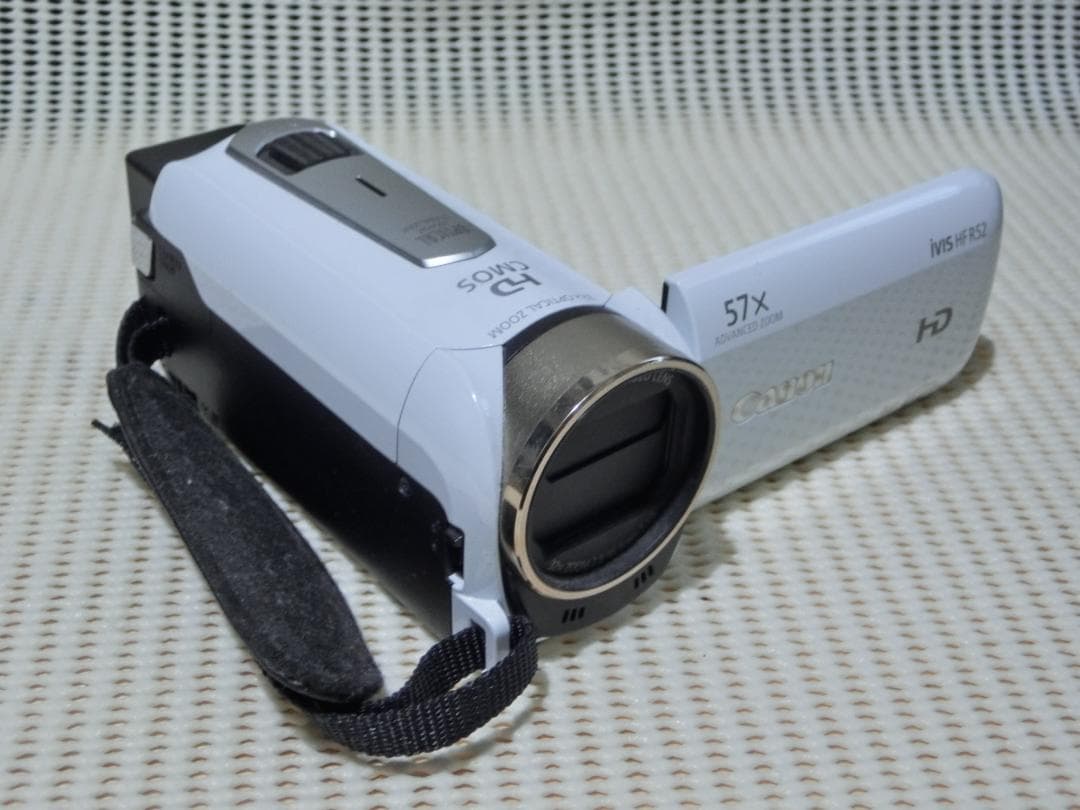 m*i様 ビデオカメラ　キャノン　iVIS HF R52　バッグ他付属品付き