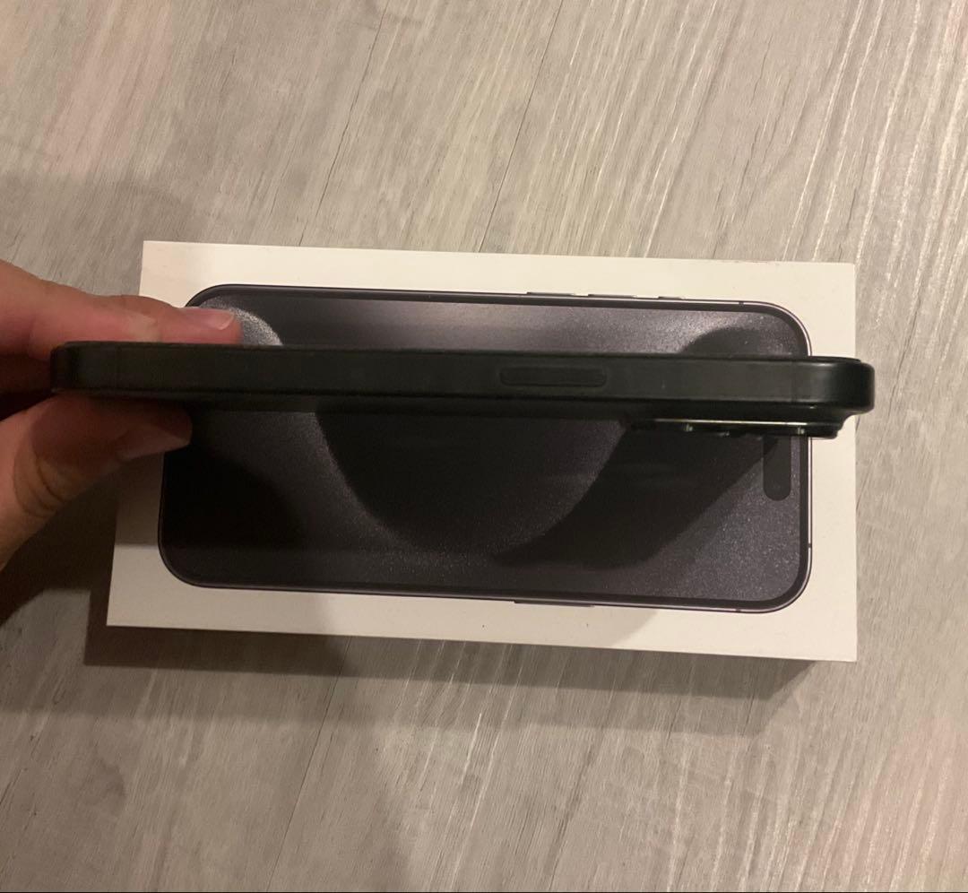 付属付きiPhone 15Pro ブラックチタニウム256GB SIMフリー