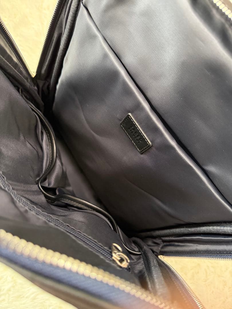 新品　タケオキクチ　ビジネスリュック　ロゴあり