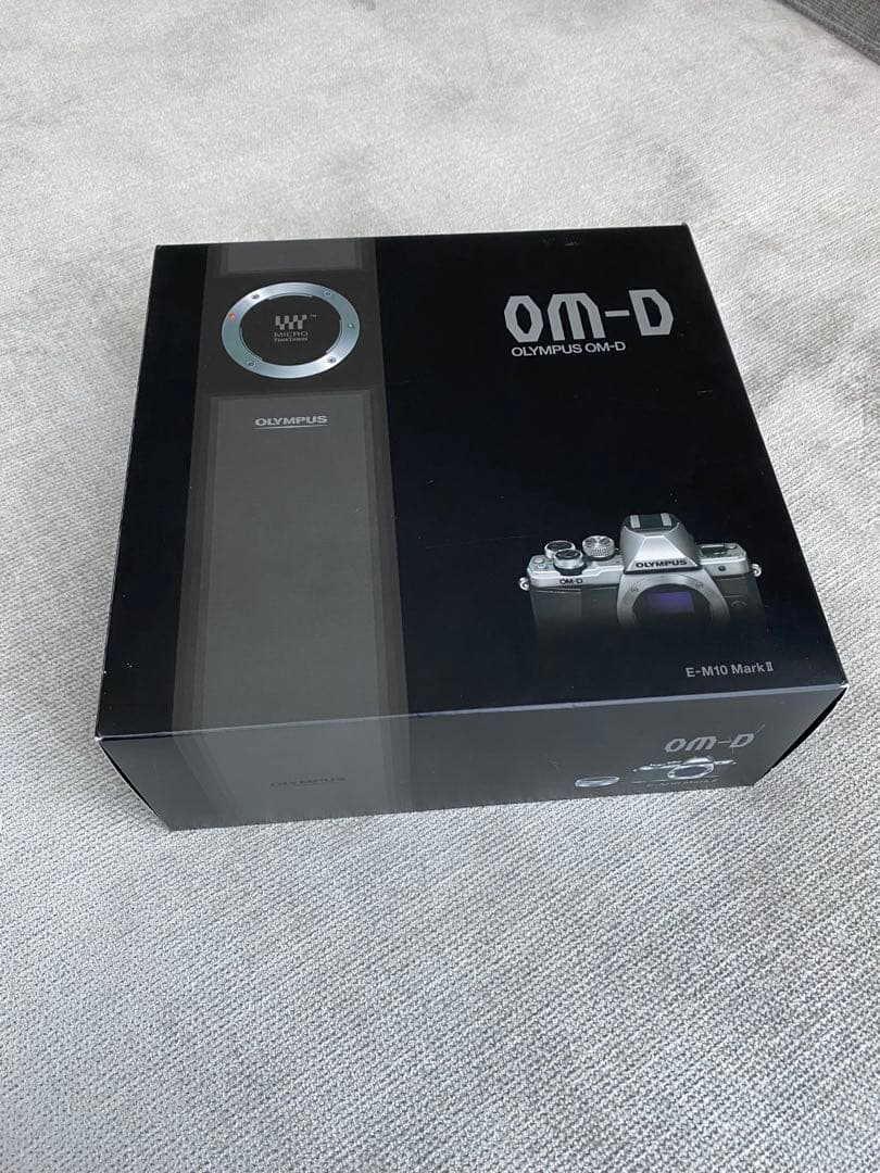 OLYMPUS OM-D E-M10 Mark II 本体 14-42mm