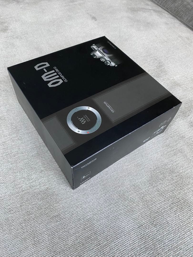 OLYMPUS OM-D E-M10 Mark II 本体 14-42mm