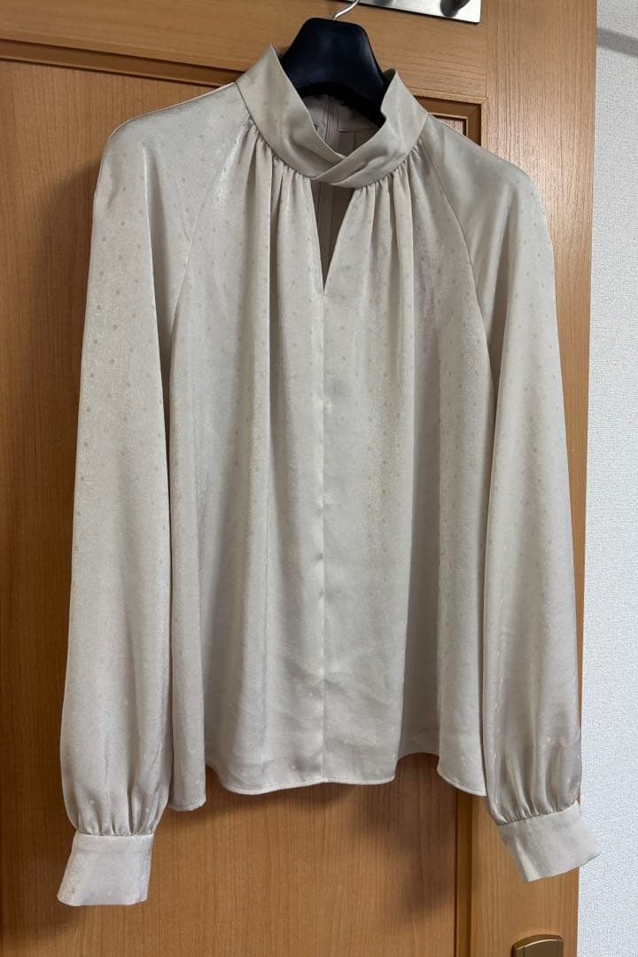 ピンキーアンドダイアン◆ギャザーネックドットジャガードブラウス ベージュ 38