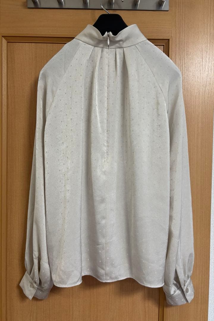 ピンキーアンドダイアン◆ギャザーネックドットジャガードブラウス ベージュ 38