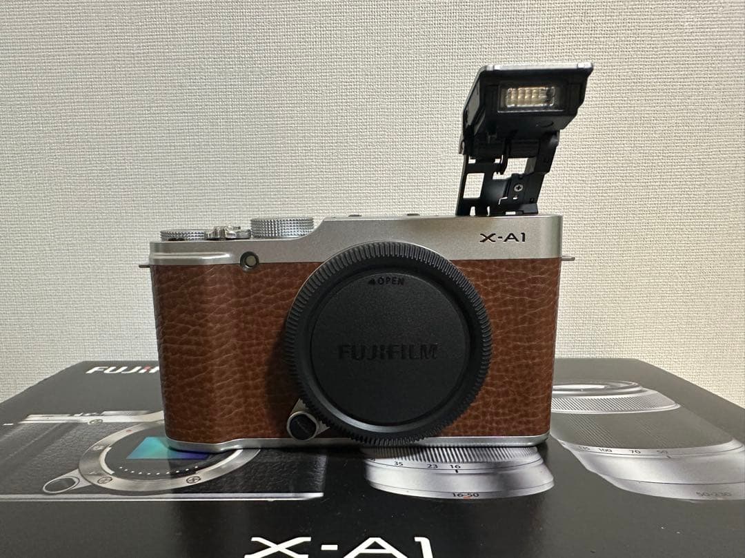 【美品】FUJIFILM X-A1 ダブルズームレンズキット ブラウン