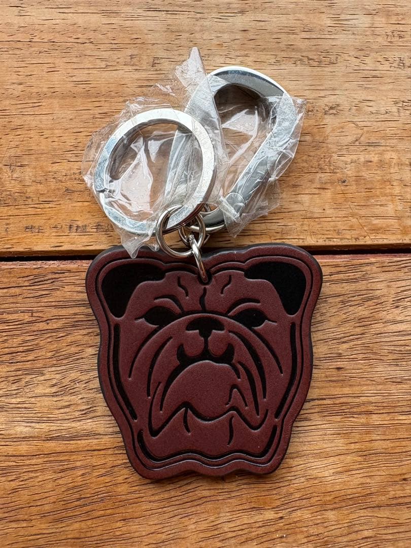 【未使用品】ダンヒル ブルドッグモチーフ　レザー製キーホルダー