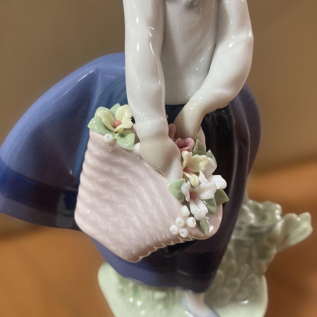 LLADRO(リヤドロ) 陶器 「きれいな花ばかり」
