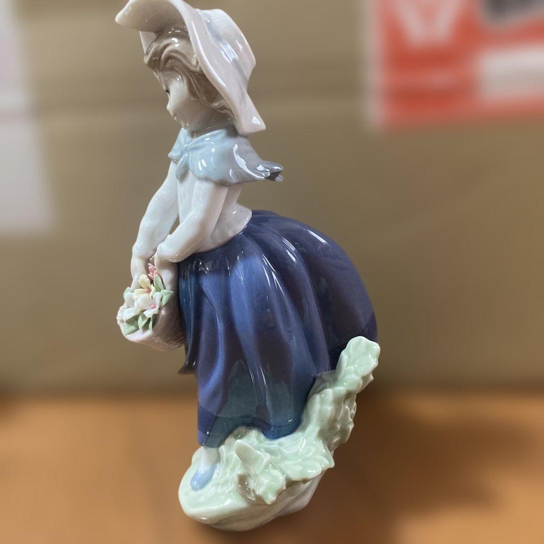 LLADRO(リヤドロ) 陶器 「きれいな花ばかり」