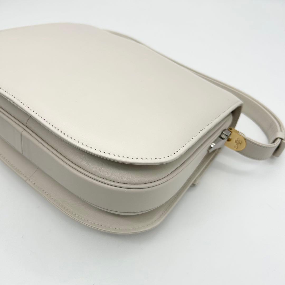 【激レア品】　ロジェヴィヴィエ　ワンショルダーバッグ　レザー　白　ロゴ　肩掛け◎