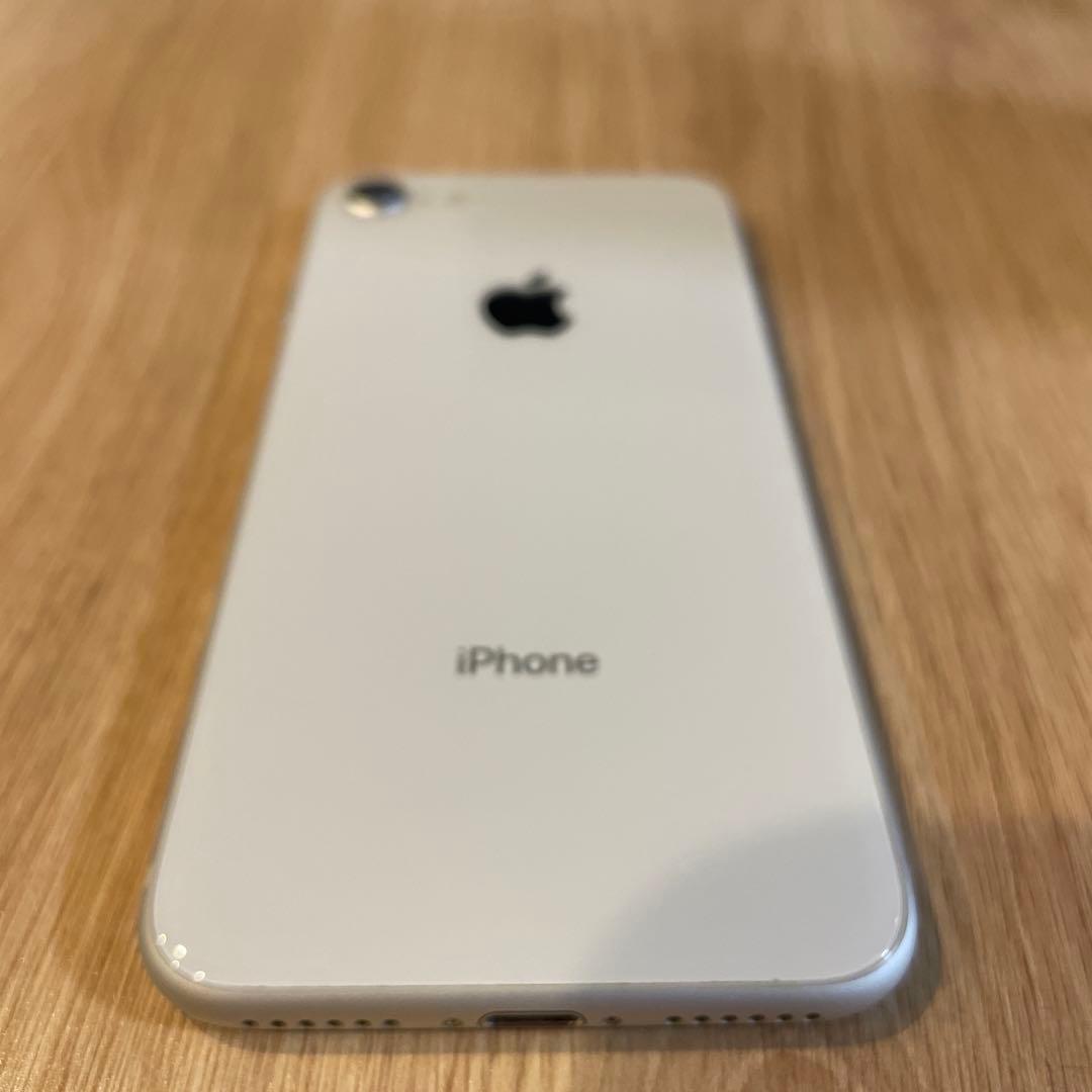 【美品】Apple iPhone8 シルバー　本体　256GB SIMフリー