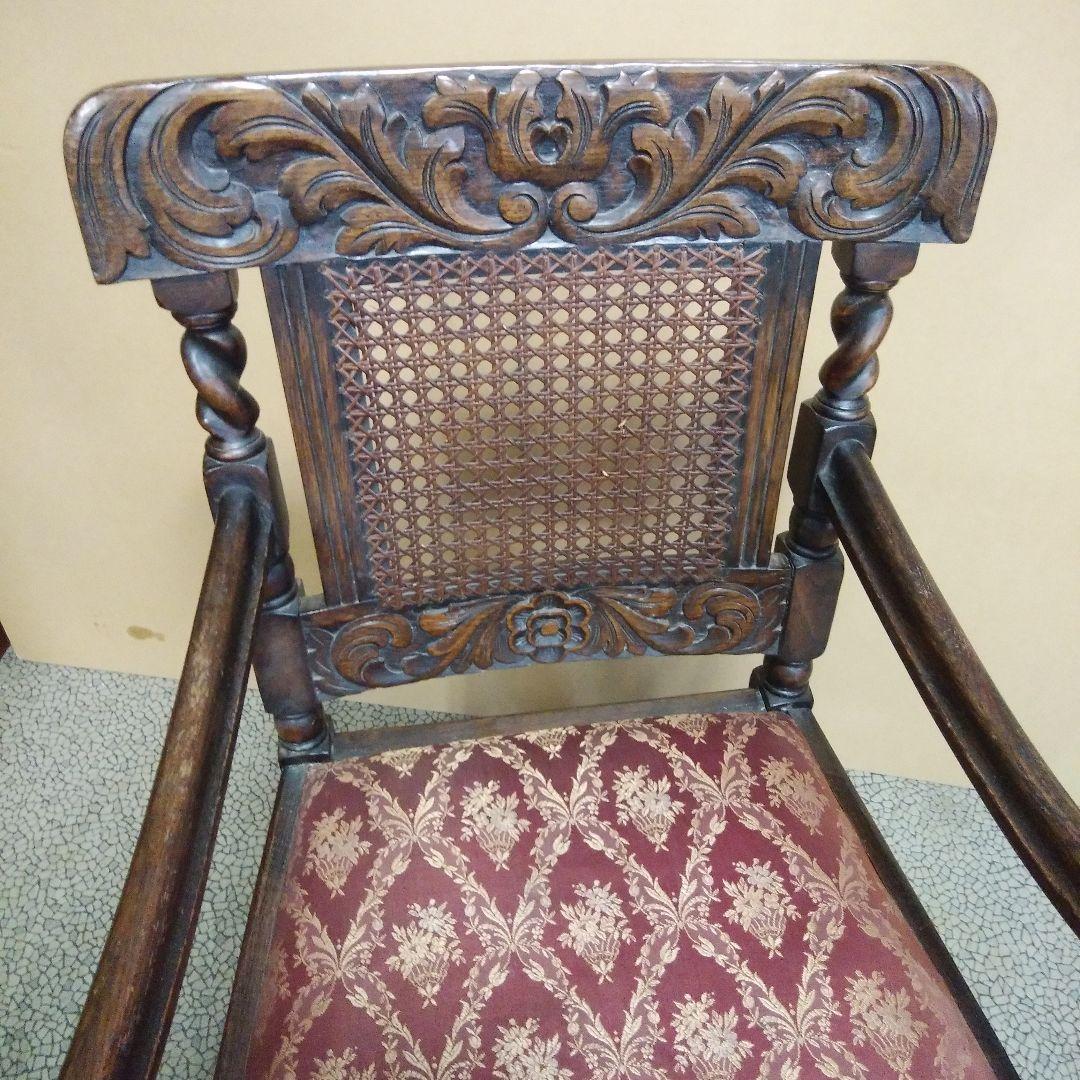 イギリス・アンティーク・アームチェア　(資料館コンデションでは？)