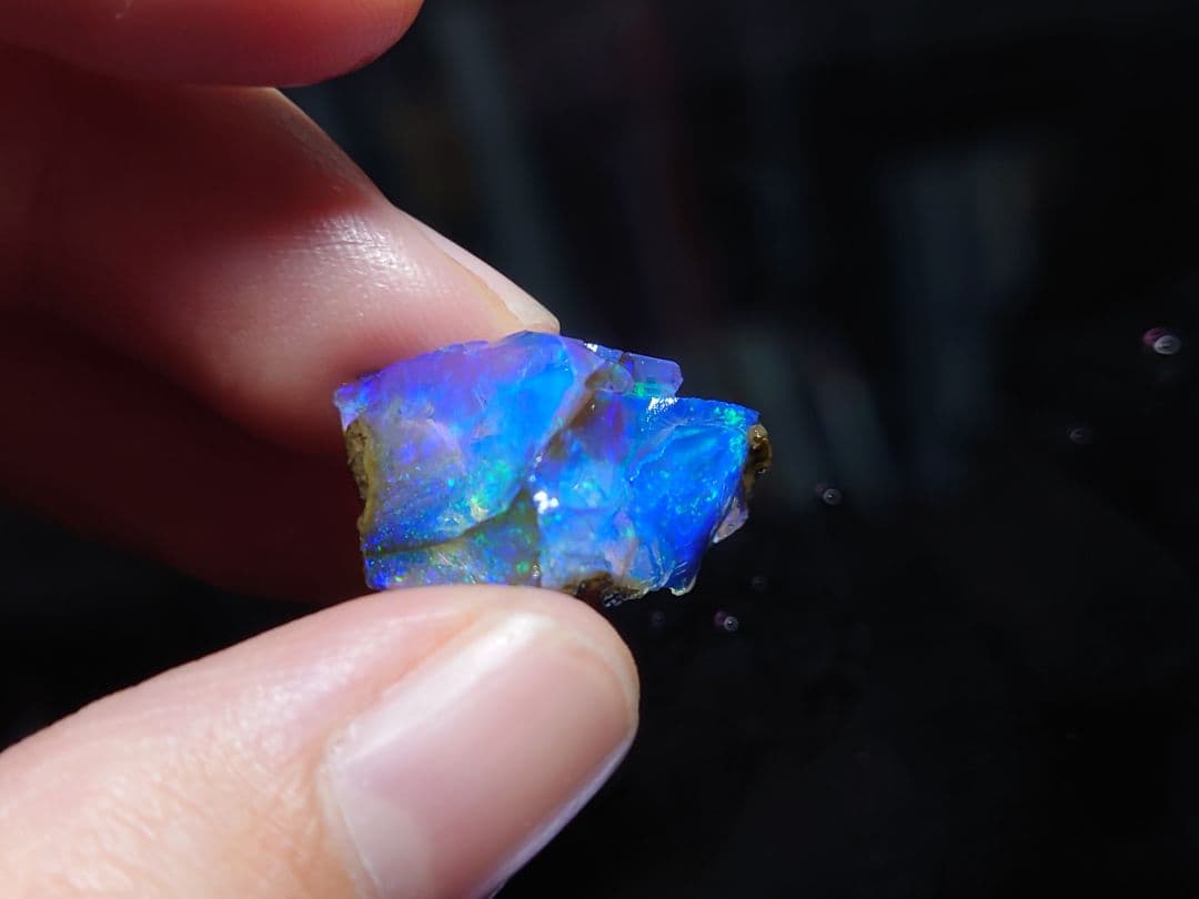 エチオピア　オパール　ピンファイア　星空のような　鉱物　標本　原石　チョーク