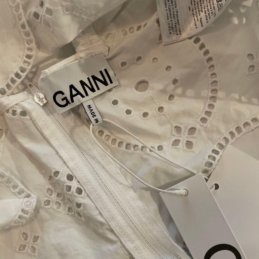 【新品タグ付き】GANNI／ガニー　イギリス刺繍ブラウス　34 白 ※送料込み