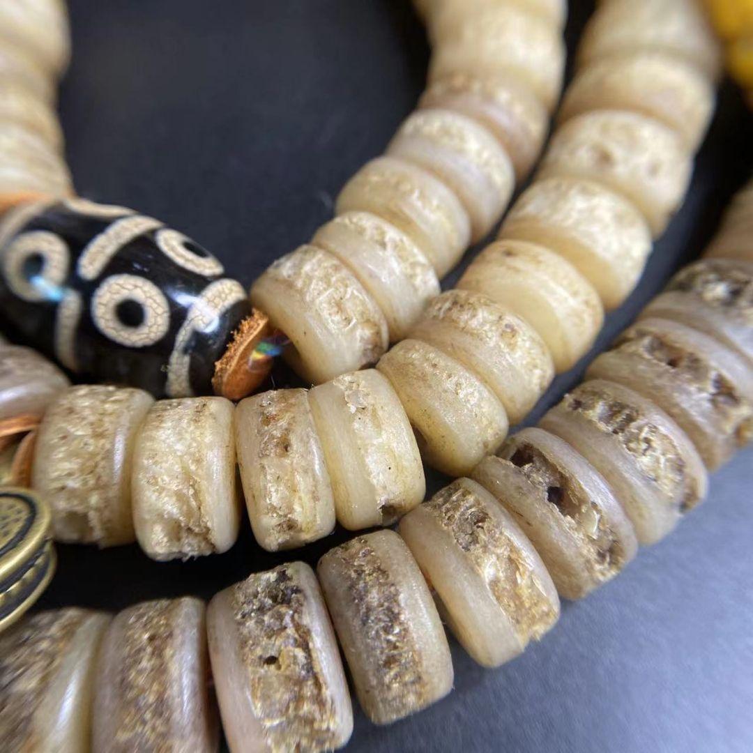チベット最強のお守り牦牛霊骨ヤク念珠 黄法器 八眼天珠xラクダの骨 屍陀林主彫刻