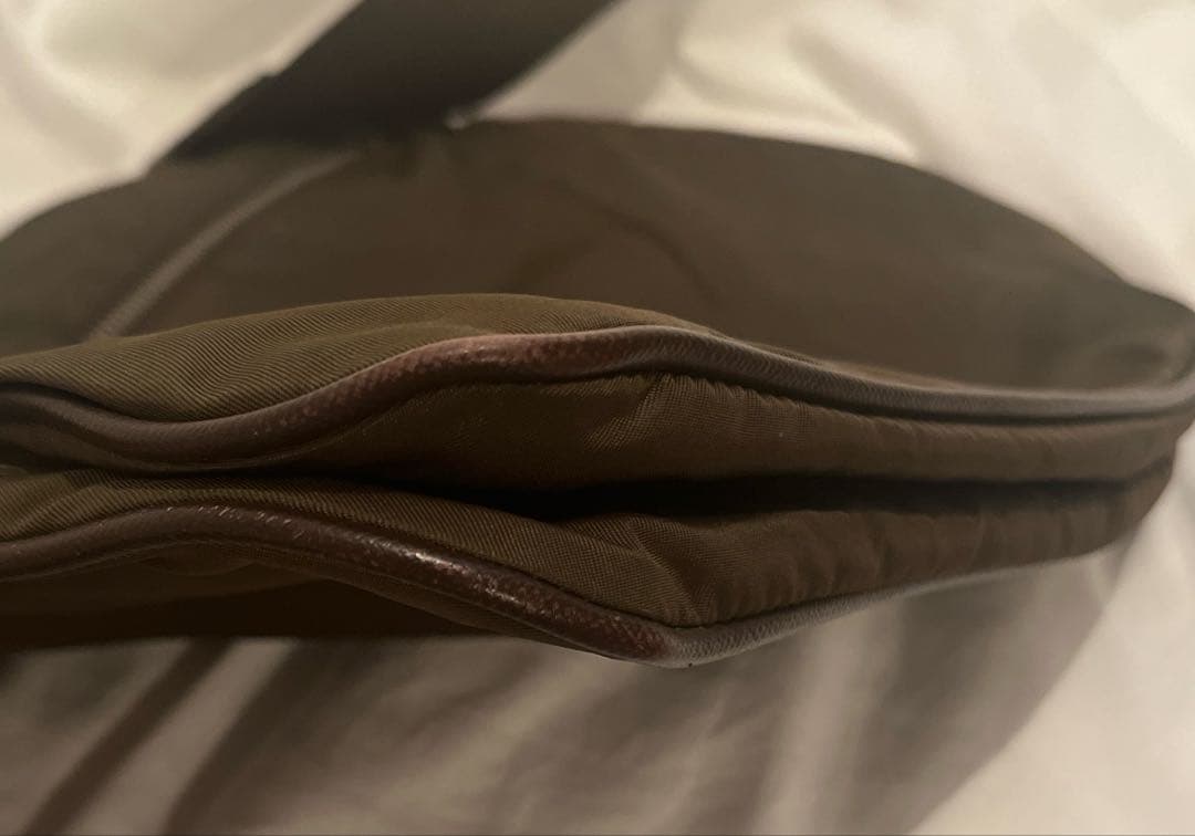 PRADA プラダ ショルダーバッグ　ナイロン　メッセンジャーバッグ