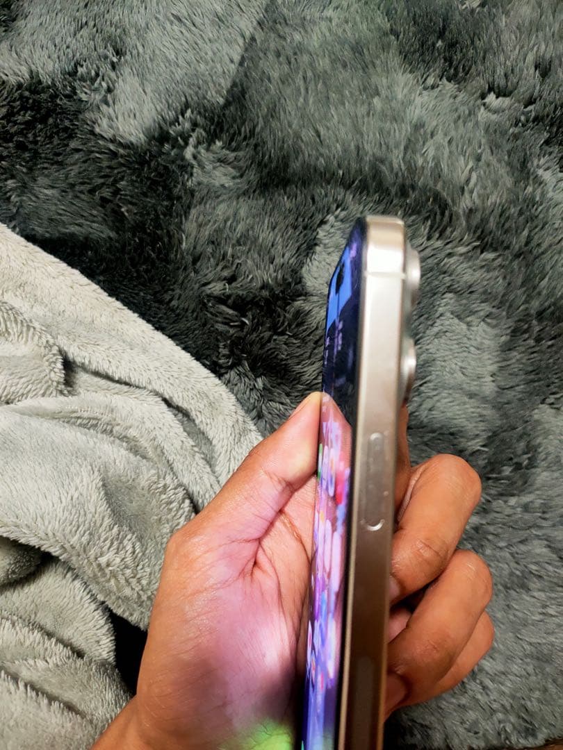 iPhone 本体 15 ProMax 256 GB バッテリー94% サイクル