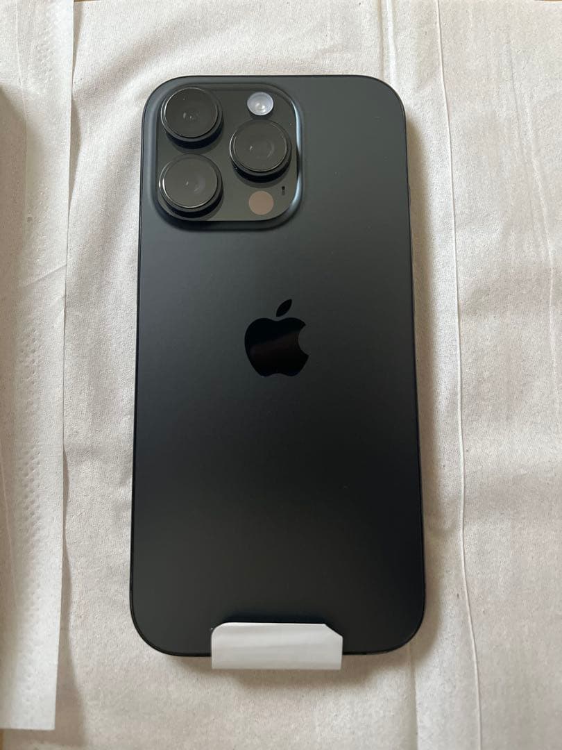 ま*と様 【美品】iPhone16pro 128GB ブラックチタニウム　半年程